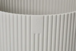 Bloempot Elho Vibes Fold Rond - D22 X H20cm - Zijdewit -Biezen Winkel elho vibes fold rond 22 wit d22 h20cm bloempot zijdewit 3 12